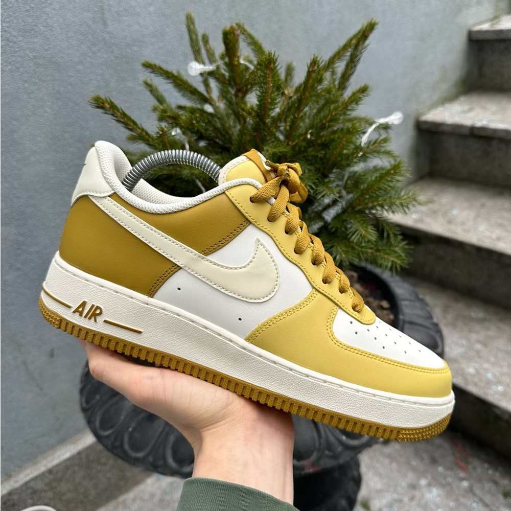 Men's Nike Air Force 1 '07 Bronzine Gold Brand new shoes size 8 mens